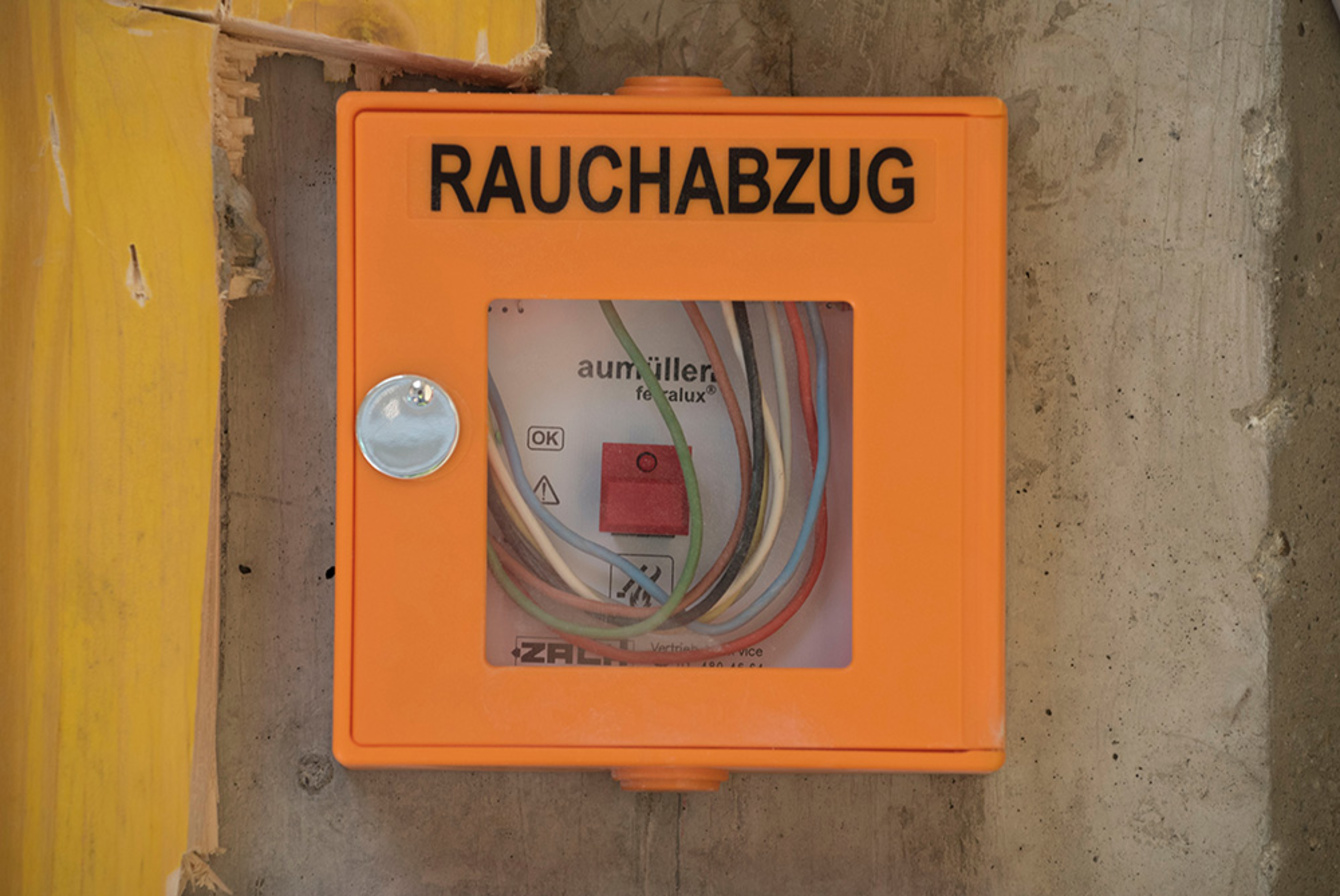 Rauchwärme­abzug bei EAB Berlit GmbH &. Co.KG in Floh-Seligenthal